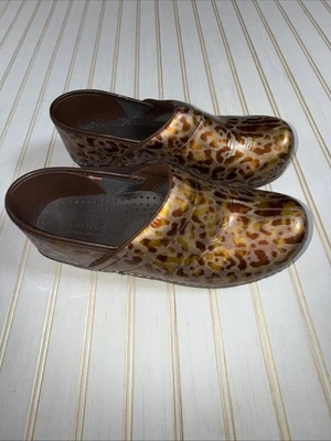 Zuecos Sanita The Original Daneses Colección Profesional Estampado Animal 38 Foto 1 de 4