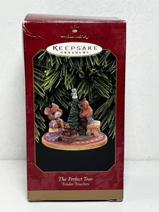 The Perfect Tree 1997 This Is A Tender Touches, adorno de Navidad con sello - nuevo - Imagen 1 de 4