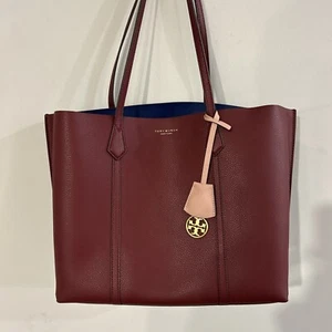Tory Burch Perry borsa in pelle triplo scomparto RABABARBARO SCURO BORDEAUX NUOVA SENZA ETICHETTE - Foto 1 di 15