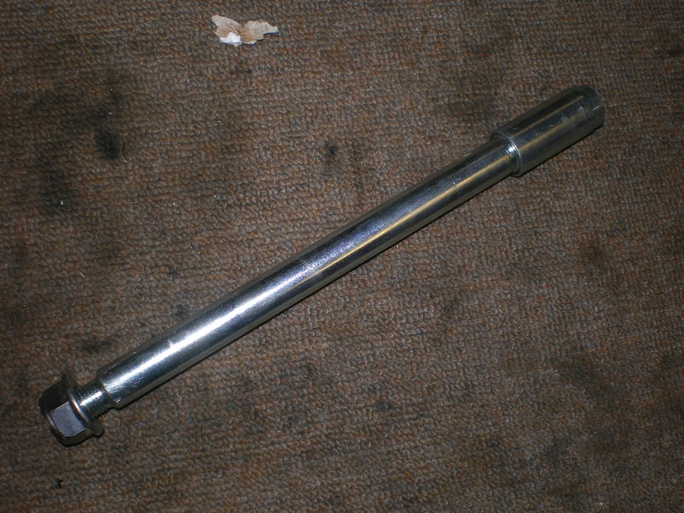 Honda cbr300r cbr300 cbr250 cbr250r NUEVO husillo de rueda delantera Foto 1 de 1