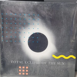 Total Eclipse of the Sun United States Postal Service Color Folio 2017 Sealed - Picture 1 of 2