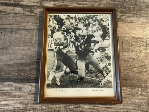 FRAMED TED HENDRICKS OAKLAND RAIDERS SIGNED PHOTO POSTER Cover