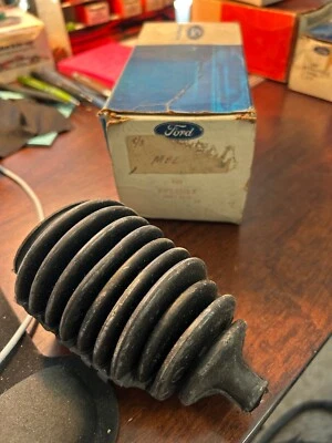 1971-72  NOS Ford Pinto Ball Joint Dust Boot D1FZ-3332-B - Image 1 of 4