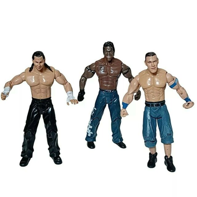 Lote misto de (17) bonecos colecionáveis de luta livre WWE Mattel