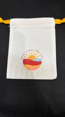 Bolsa con cordón de algodón 3x5 "Aquí viene el sol" / favor de fiesta / 250 piezas  Foto 1 de 4