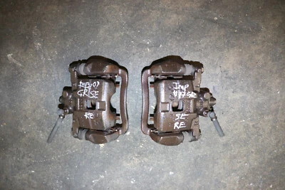 Pinzas de freno traseras izquierda derecha OEM Subaru Impreza 2006-2007 sedán 2,5 L Foto 1 de 4