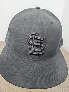 St. Louis Cardinals STL Black On Black Fitted Cap New Era 59FIFTY - Picture 1 of 18
