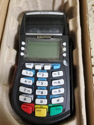 Equinox T4220 Merchant Credit Card Payment Terminal 010332-511E ZZA  - Image 1 of 4