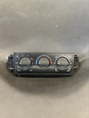 Chevrolet Tahoe 2000-02 calefacción aire acondicionado módulo de control de clima 15054698 Foto 1 de 4