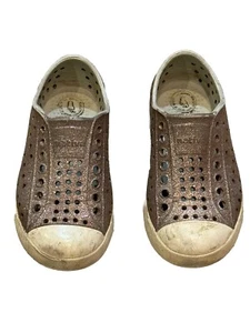 Native Jefferson Größe C 9 Kinder Jungen/Mädchen Glitzer Metall Glitzer Überziehschuhe - Bild 1 von 5