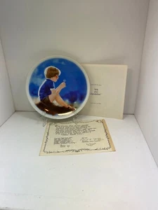 Children Plate Collection: "Erik and Dandelion" by Donald Zolan - 1978 - Picture 1 of 10
