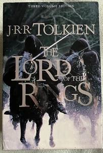 Lord Of The Rings Trilogy by JRR Tolkien Paperback Set Of 3 Books, barely used - Bild 1 von 7