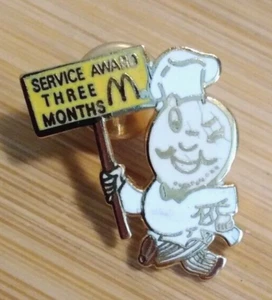 Spilla uniforme bavero distintivo premio servizio 3 mesi dipendente McDonalds vintage NOS - Foto 1 di 2
