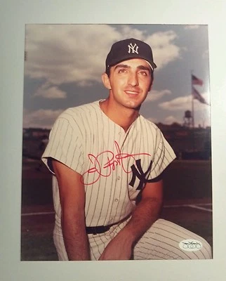 Joe Pepitone Autograph 8x10 Photo    JSA   Yankees   Signed  Auto  - Image 1 of 2