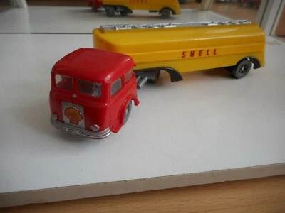 Siku Plastic Hanomag HS 170T + Remorque "Shell" en Rouge/Jaune (V46) - Photo 1/3