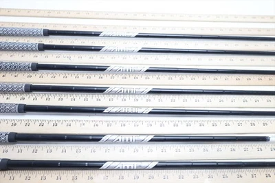 True Temper Dynam Gold Amt Tour 白色 S300 35.25 英寸 - 38.5 英尺铁杆身套装 0.355 5987 — 第 1/4 张图片