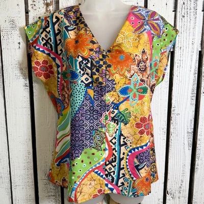 Top Monroe & Main Bohemio Patchwork Estampado Floral Talla Mediana Cuello Manga Corta Foto 1 de 4