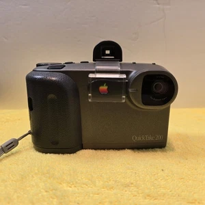 APPLE QUICKTAKE 200 Digital Camera M5709 with Memory Card. Works. JAPAN. - Picture 1 of 15