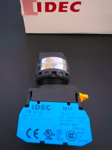 YW4S-32E20 IDEC Rotary Switch 3 Position 2NO AC/DC Spring Return From Left - Picture 1 of 3