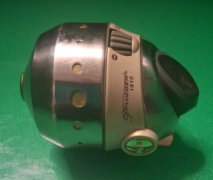 Pflueger 1810 Pesca Cara Cerrada Real, Suave  Foto 1 de 4