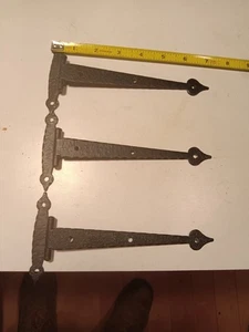 Tres bisagras de gabinete de correa larga de hierro forjado vintage - Imagen 1 de 4