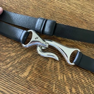 Chico’s Sculpted Silver Hook Buckle Black Leather Belt M/L Modern Minimalist - Picture 1 of 8