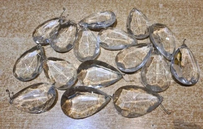 1 PAMPILLE EN VERRE OU CRISTAL ANCIENNE LUSTRE AU CHOIX PARMI 16  Haut 6,3 cm - Photo 1/4