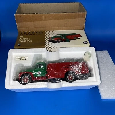 First Gear escala 1/34 1955 Dimond T petrolero de combustible planta Texas Los Ángeles   Foto 1 de 4