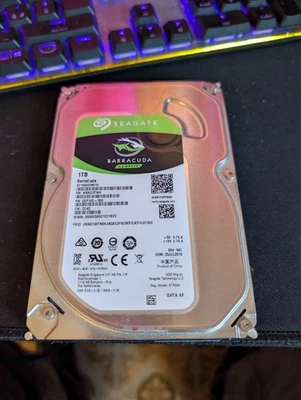 Seagate Barracuda Hard Disk Interno 1 TB HDD 3.5 Inch 7200 RPM 64 MB Cache - Immagine 1 di 2