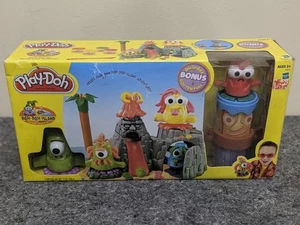 SEALED Vintage Play Doh ISLAND Playset w Totem Pole Tiki & Volcano NEW 2004 - Picture 1 of 7