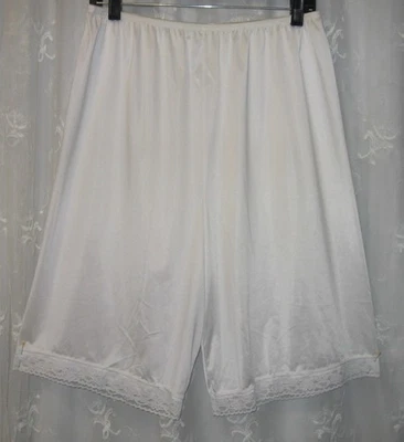 NUEVO GRANDE DE COLECCIÓN BLANCO TOCADOR FAIR ENCAJE RIBETE NAILON SEDOSO BLOOMERS PETTIPANTS 12 778 Foto 1 de 3