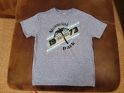 Camiseta Storm Chaser Adventureland Park Altoona Iowa Juvenil Mediana Azul y Gris Foto 1 de 4