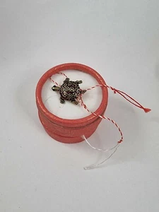 Martisor Testoasa Märzchen Breloque Pendentif Comme Tortue en Métal 220 - Imagen 1 de 3