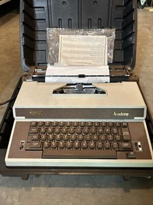Vintage ROYAL Academy TYPEWRITER portable electric w/ Case (UNTESTED) - Picture 1 of 6