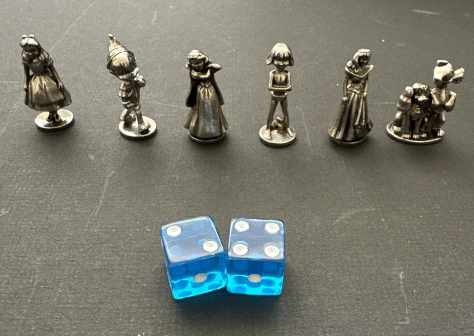 Monopoly Edición Disney 2001 Repuesto 6 Fichas Movers y Dados Juego Piezas Foto 1 de 4