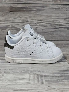 Scarpe sneakers stringate Adidas Stan Smith bambino taglia 7K bianche mimetiche  - Foto 1 di 13