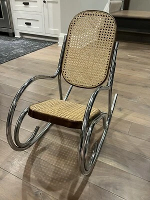 Mecedora infantil Mid-Century tubular de acero y malla, años 60 Foto 1 de 4