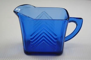 Cobalt Blue Glass Creamer hevron Design Hazel Atlas 3.25 inch tall Vintage - Picture 1 of 6