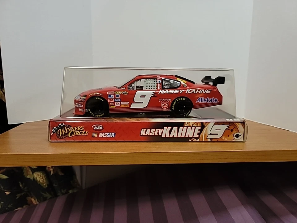 Coche modelo Nascar círculo ganador Kasey Kahne # 9 en estuche Foto 1 de 4