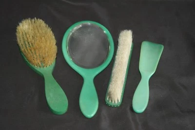 Ensemble de toilette en bakélite - brosses -face à main - Chausse-pied - Photo 1/2