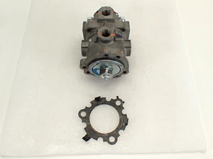 Bendix E-6 Series Brake Valve 286171N NPT Foot Brake Valve - Picture 1 of 10