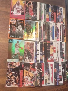 NBA Chicago Bulls Card Lot (50) Rodman, Pippen, Jackson, Gordon, Joakim, Harper - Bild 1 von 3