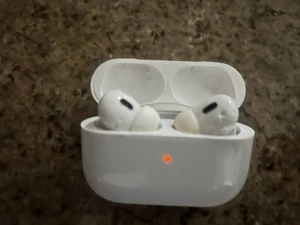 Apple AirPods Pro 2ème génération avec étui de charge sans fil MagSafe (USB-C)... - Photo 1 sur 10
