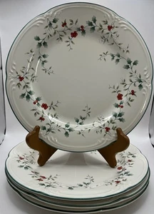Vtg Phalzgraff Winterberry 10 Inch Dinner Plates Holiday Christmas #1 - Foto 1 di 7
