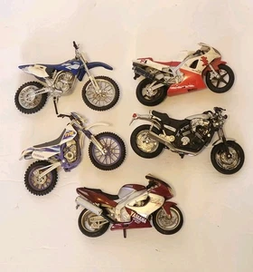 Maisto Yamaha 1:18 Diecast Dirt Bike Lot Of 5 - Picture 1 of 7