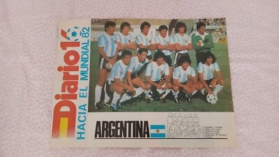 POSTER TEAM ARGENTINA SELECCIÓN MARADONA BOCA JUNIOR ROOKIE 1981 WORLD CUP 82  - Imagen 1 de 4