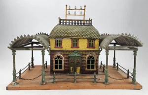 Estación antigua Bing con 2x pabellones laterales 42x20 cm estado original antiguo - Imagen 1 de 6