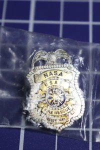 USAF Fire FIGHTER Rescue NASA CAPE CANAVERAL SPACE  PIN BADGE RARE AIR FORCE - Picture 1 of 4