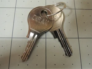 Chiavi di ricambio Hammond Manufacturing KEYEJWKL per porta C2 - Dirak #2233 - Foto 1 di 6