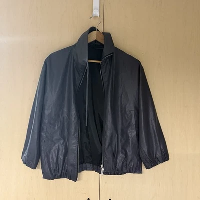 Chaqueta para mujer Theory Kohli negra brillante cremallera completa talla pequeña Foto 1 de 4